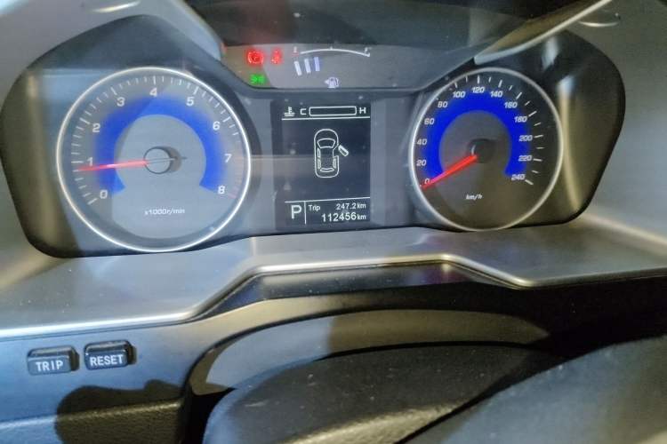 Used Geely Auto Emgrand 2016 Sedan 1.5L CVT Upward Version Odometer Close Up