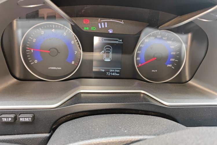 Used Geely Auto Emgrand 2016 Sedan 1.5L Manual Upward Edition Odometer Close Up