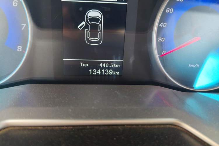 Used Geely Auto Emgrand 2016 Sedan 1.5L Manual Upward Edition Odometer Close Up