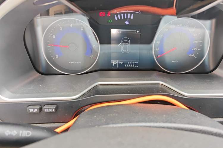 Used Geely Auto Emgrand 2016 Sedan 1.3T CVT Upward Edition Odometer Close Up