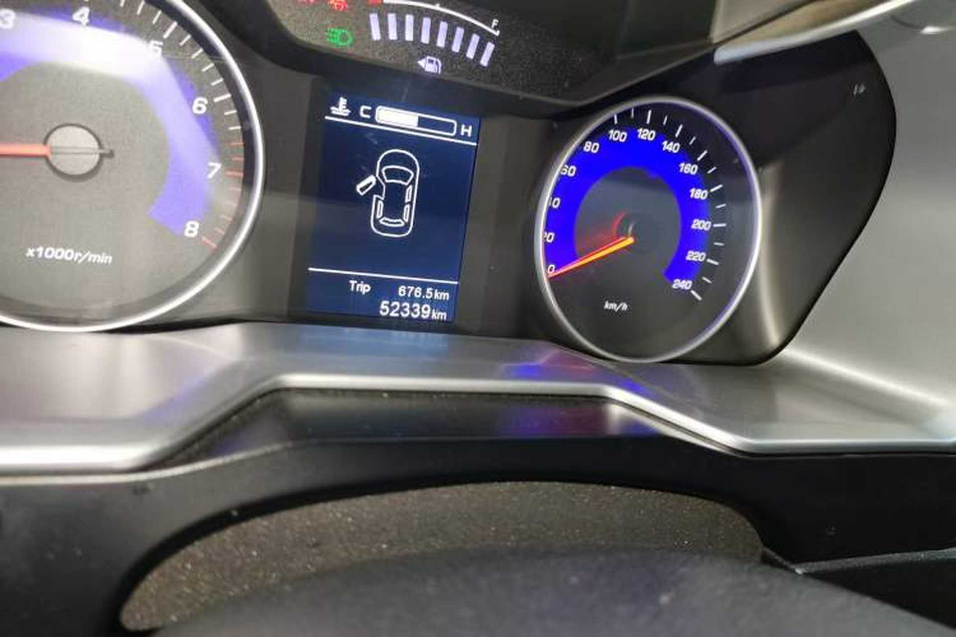 Used Geely Auto Emgrand 2016 Sedan 1.5L Manual Luxury Model Odometer Close Up