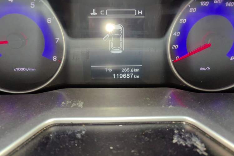 Used Geely Auto Emgrand 2016 Sedan 1.5L Manual Upward Edition Odometer Close Up