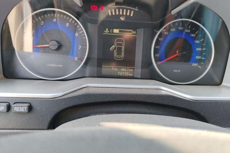 Used Geely Auto Emgrand 2016 Hatchback RS 1.5L Manual - Upward Edition Odometer Close Up