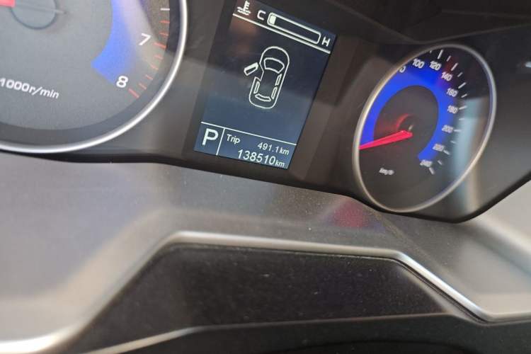 Used Geely Auto Emgrand 2016 Sedan 1.5L CVT Upward Version Odometer Close Up