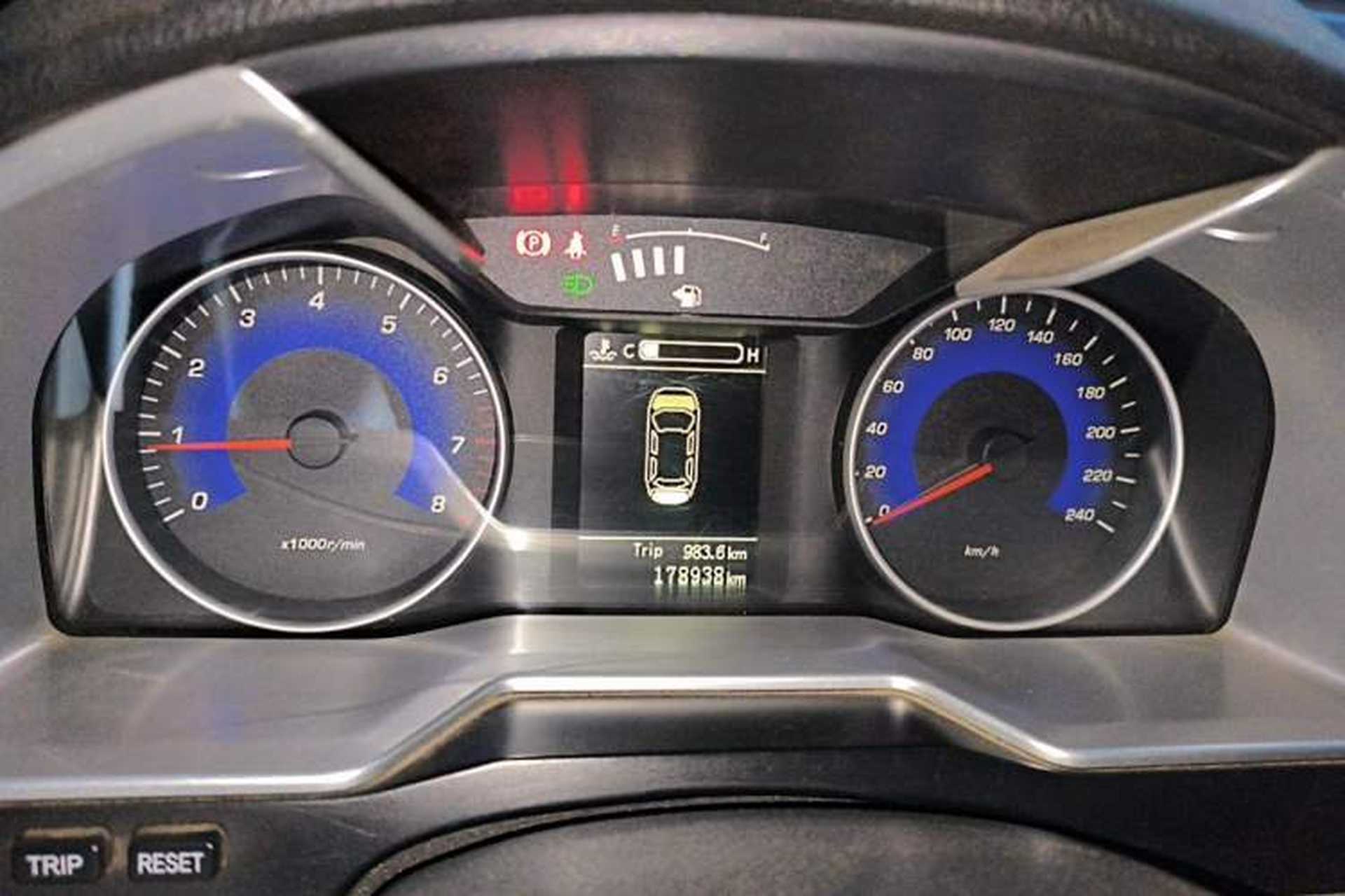 Used Geely Auto Emgrand 2016 Hatchback RS 1.5L Manual - Upward Edition Odometer Close Up