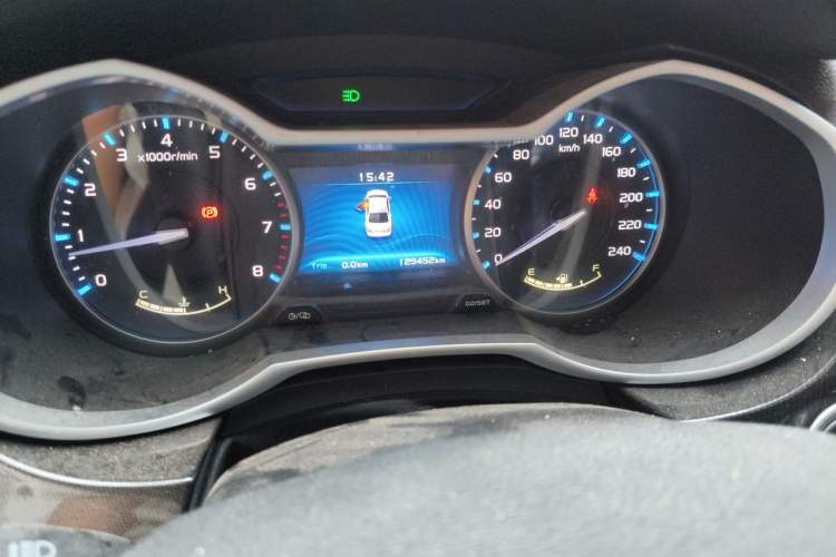 Used Geely Auto Emgrand 2016 Sedan 1.5L Manual Upward Edition Odometer Close Up