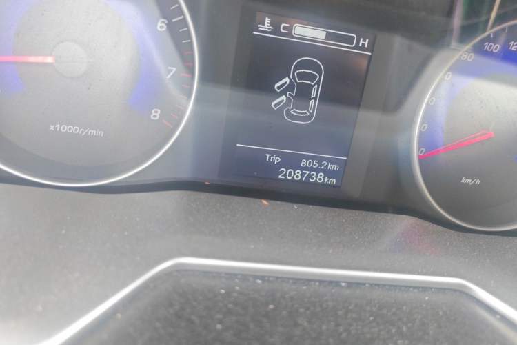 Used Geely Auto Emgrand 2016 Sedan 1.5L Manual Upward Edition Odometer Close Up