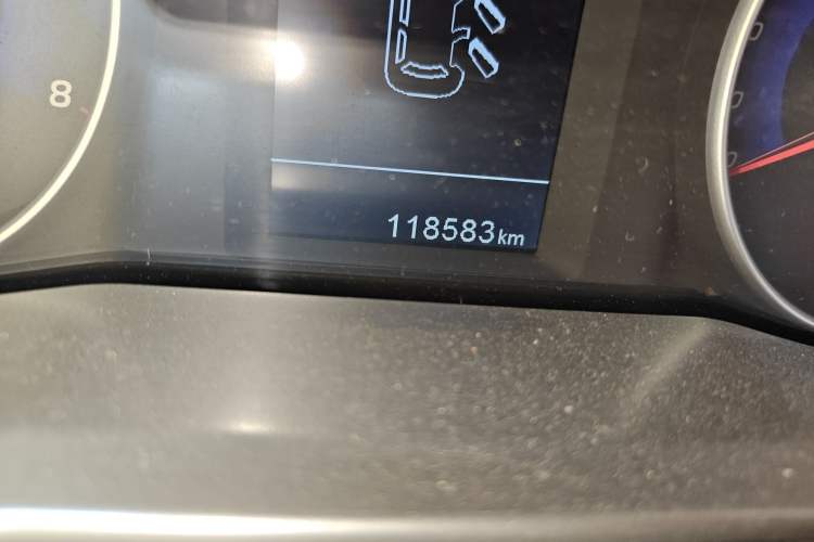 Used Geely Auto Emgrand 2016 Sedan 1.5L Manual Upward Edition Odometer Close Up