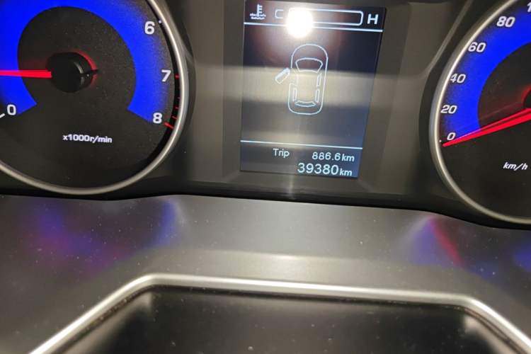 Used Geely Auto Emgrand 2016 Sedan 1.3T Manual Upward Edition Odometer Close Up