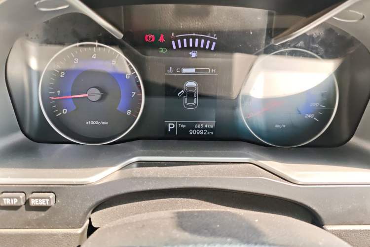 Used Geely Auto Emgrand 2016 Sedan 1.5L CVT Upward Version Odometer Close Up