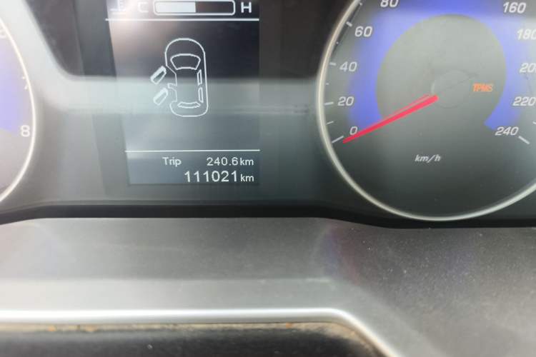 Used Geely Auto Emgrand 2016 Sedan 1.5L Manual Upward Edition Odometer Close Up
