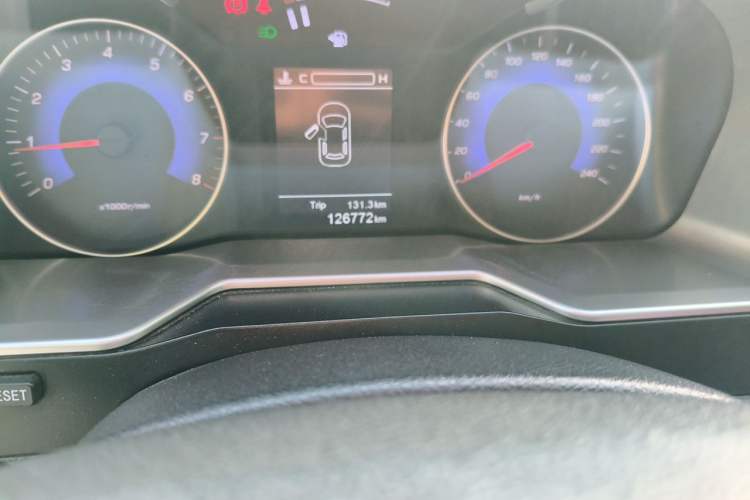 Used Geely Auto Emgrand 2016 Sedan 1.5L Manual Luxury Model Odometer Close Up