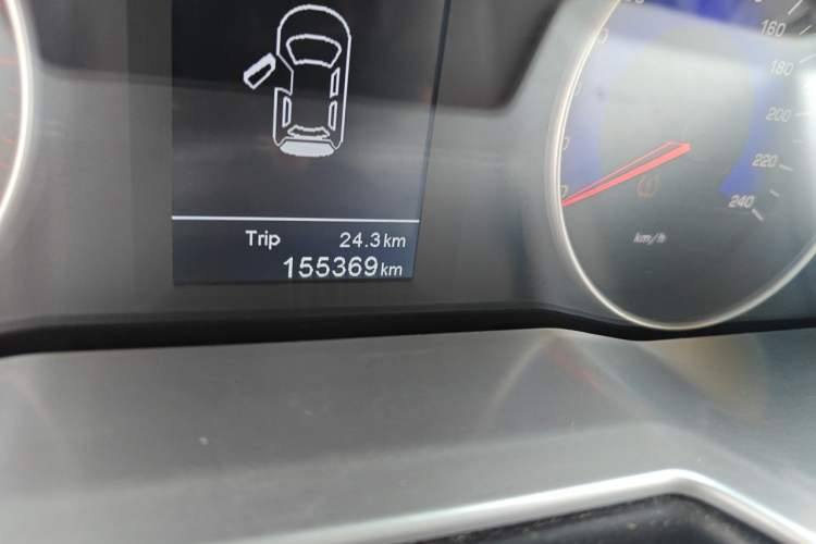 Used Geely Auto Emgrand 2016 Sedan 1.5L Manual Upward Edition Odometer Close Up