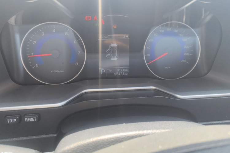 Used Geely Auto Emgrand 2016 Sedan 1.5L CVT Upward Version Odometer Close Up