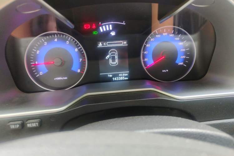 Used Geely Auto Emgrand 2016 Sedan 1.5L Manual Upward Edition Odometer Close Up
