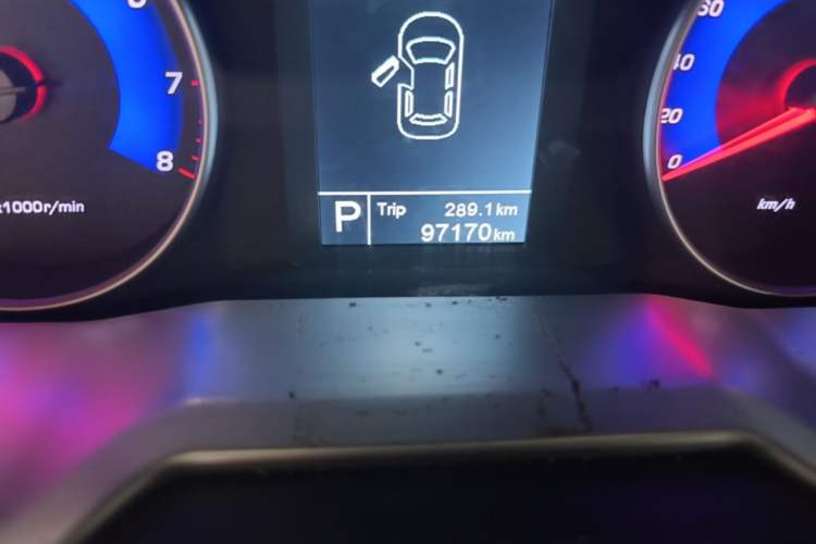 Used Geely Auto Emgrand 2016 Sedan 1.5L CVT Upward Version Odometer Close Up
