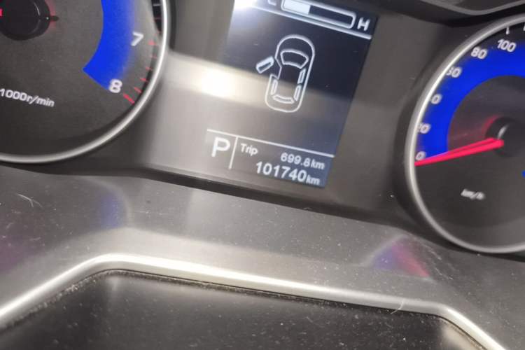 Used Geely Auto Emgrand 2016 Sedan 1.5L CVT Upward Version Odometer Close Up