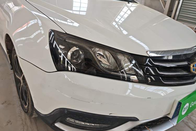 Used Geely Auto Emgrand 2016 Hatchback RS 1.5L CVT Upward Edition Right Front Headlight