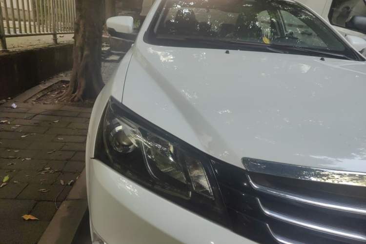 Used Geely Auto Emgrand 2016 Sedan 1.5L Manual Upward Edition Right Front Headlight