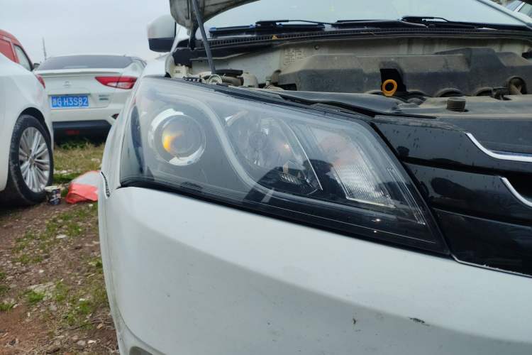 Used Geely Auto Emgrand 2016 Sedan 1.5L Manual Upward Edition Right Front Headlight