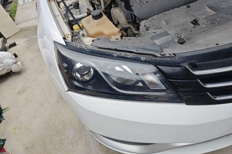 Used Geely Auto Emgrand 2016 Sedan 1.3T CVT Upward Edition Right Front Headlight