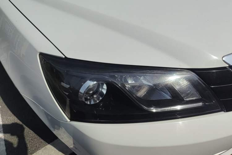 Used Geely Auto Emgrand 2016 Sedan 1.5L Manual Upward Edition Right Front Headlight