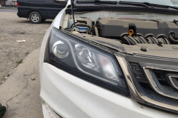 Used Geely Auto Emgrand 2016 Sedan 1.5L Manual Upward Edition Right Front Headlight
