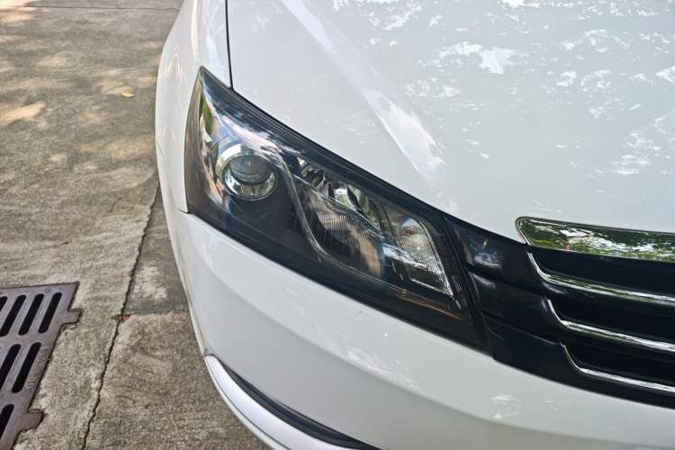 Used Geely Auto Emgrand 2016 Sedan 1.5L Manual Fashion Edition Right Front Headlight