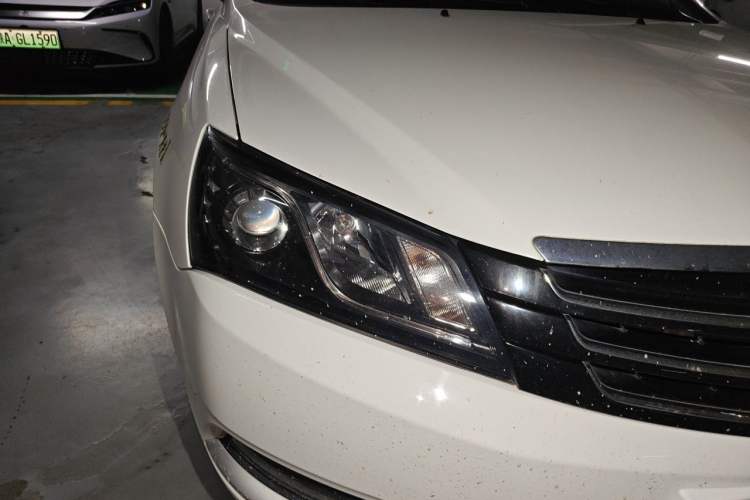 Used Geely Auto Emgrand 2016 Sedan 1.5L CVT Upward Version Right Front Headlight