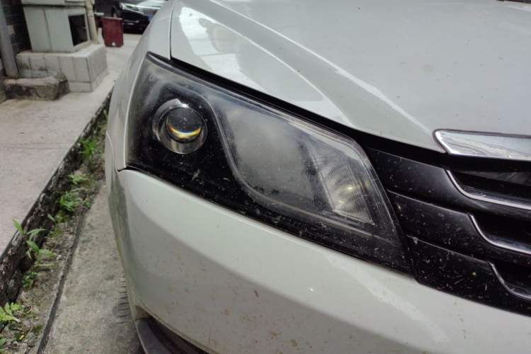 Used Geely Auto Emgrand 2016 Sedan 1.5L Manual Upward Edition Right Front Headlight