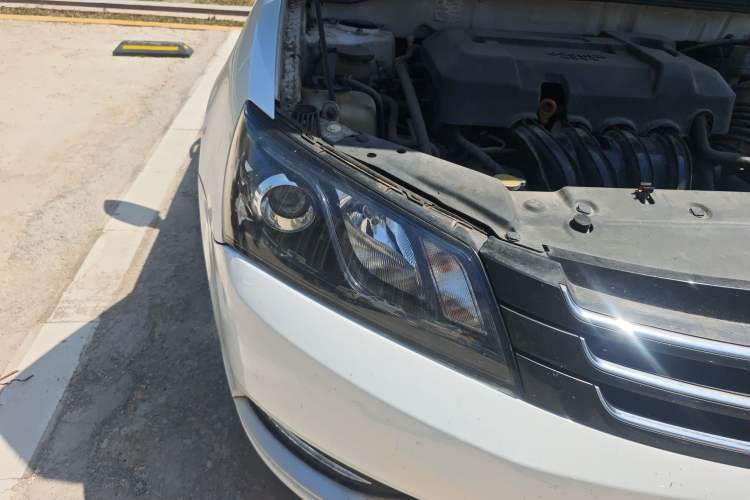 Used Geely Auto Emgrand 2016 Sedan 1.5L Manual Luxury Model Right Front Headlight