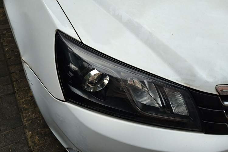 Used Geely Auto Emgrand 2016 Sedan 1.5L Manual Upward Edition Right Front Headlight