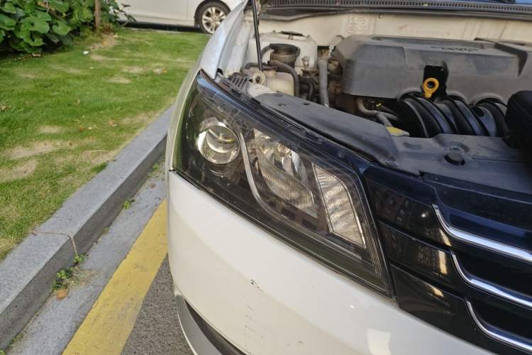Used Geely Auto Emgrand 2016 Sedan 1.5L CVT Upward Version Right Front Headlight