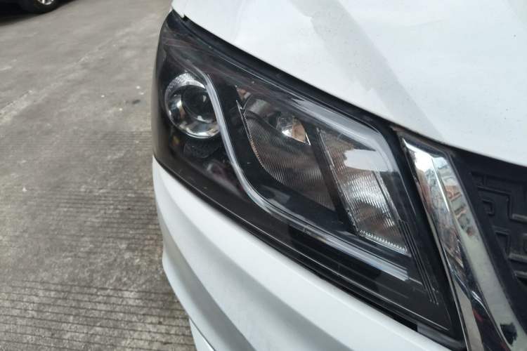 Used Geely Auto Emgrand 2016 Sedan 1.5L Manual Upward Edition Right Front Headlight