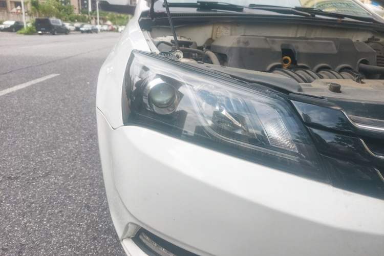 Used Geely Auto Emgrand 2016 Sedan 1.5L CVT Upward Version Right Front Headlight