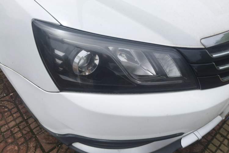 Used Geely Auto Emgrand 2016 Hatchback RS 1.5L CVT Upward Edition Right Front Headlight