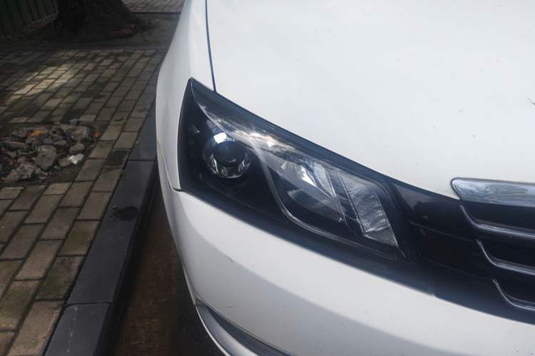 Used Geely Auto Emgrand 2016 Sedan 1.5L Manual Upward Edition Right Front Headlight