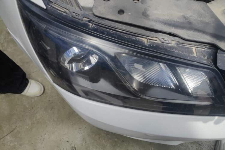 Used Geely Auto Emgrand 2016 Sedan 1.5L Manual Upward Edition Right Front Headlight