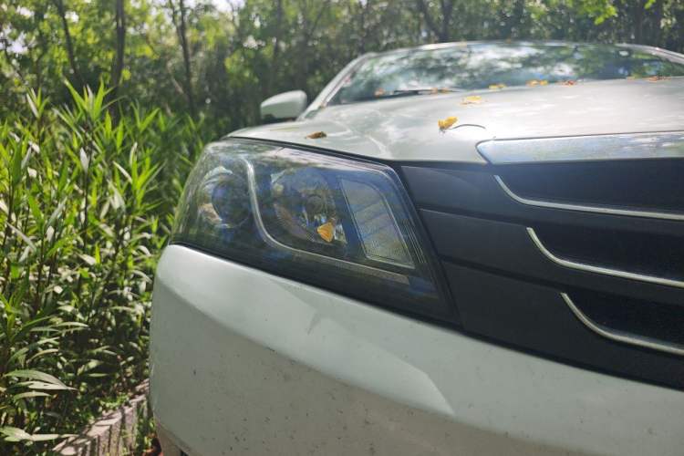 Used Geely Auto Emgrand 2016 Sedan 1.5L Manual Upward Edition Right Front Headlight