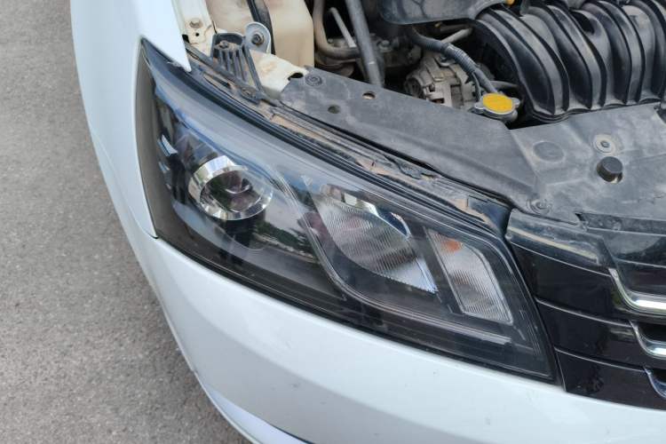 Used Geely Auto Emgrand 2016 Sedan 1.5L Manual Upward Edition Right Front Headlight