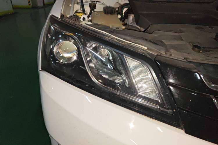 Used Geely Auto Emgrand 2016 Sedan 1.3T Manual Upward Edition Right Front Headlight