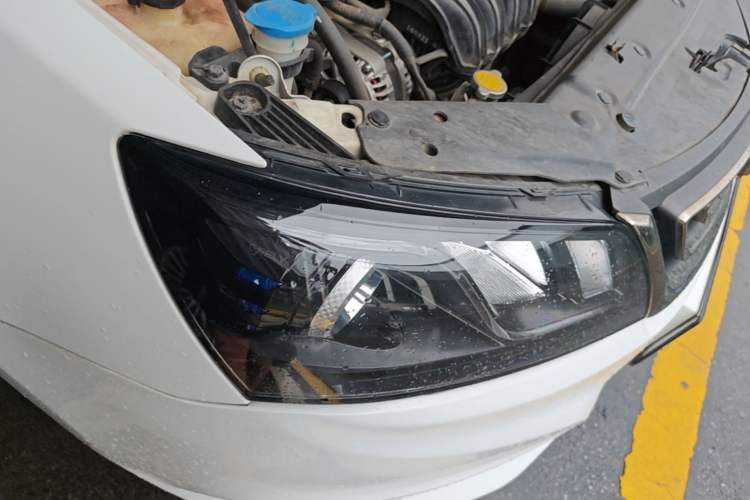 Used Geely Auto Emgrand 2016 Sedan 1.5L CVT Luxury Model Right Front Headlight