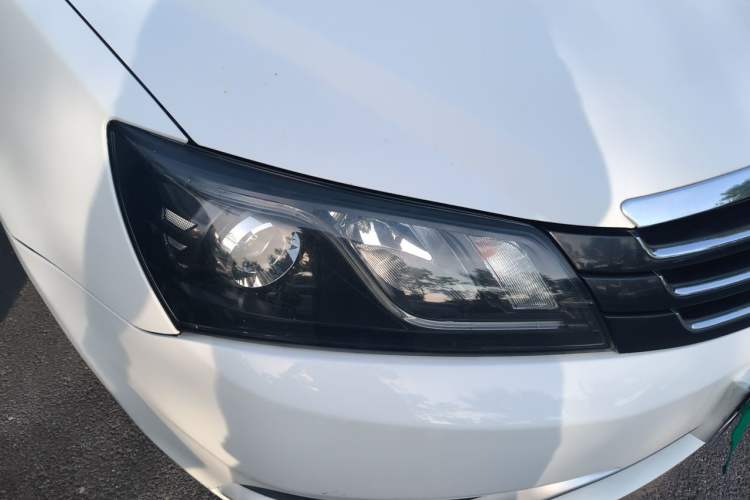 Used Geely Auto Emgrand 2016 Sedan 1.5L Manual Luxury Model Right Front Headlight
