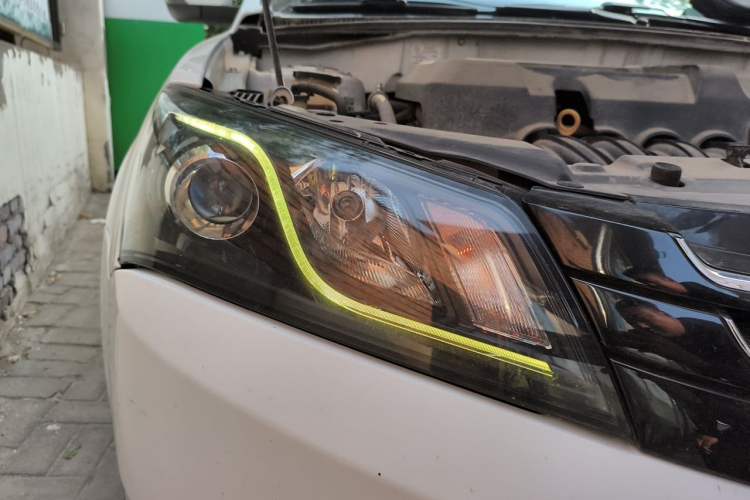 Used Geely Auto Emgrand 2016 Sedan 1.5L Manual Upward Edition Right Front Headlight