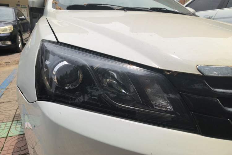 Used Geely Auto Emgrand 2016 Sedan 1.5L CVT Upward Version Right Front Headlight