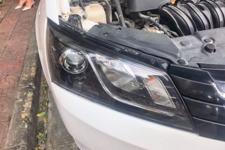 Used Geely Auto Emgrand 2016 Sedan 1.5L Manual Upward Edition Right Front Headlight
