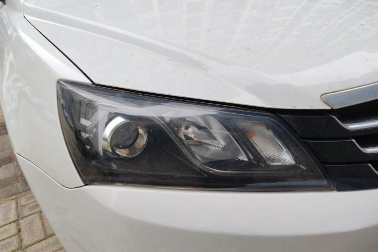 Used Geely Auto Emgrand 2016 Sedan 1.5L CVT Upward Version Right Front Headlight