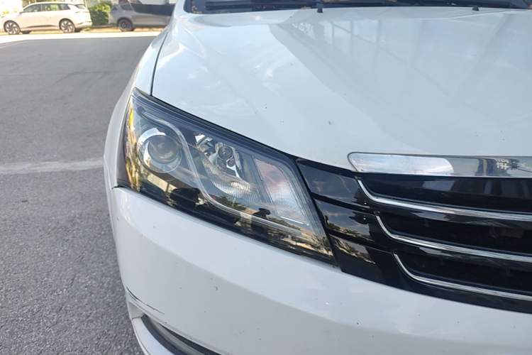 Used Geely Auto Emgrand 2016 Sedan 1.5L CVT Upward Version Right Front Headlight