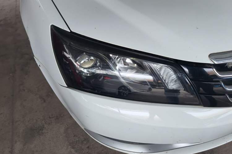 Used Geely Auto Emgrand 2016 Sedan 1.5L CVT Upward Version Right Front Headlight