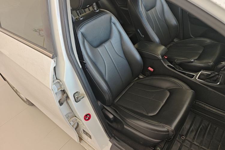 Used Geely Auto Emgrand 2016 Sedan 1.5L CVT Upward Version Right Front Seat